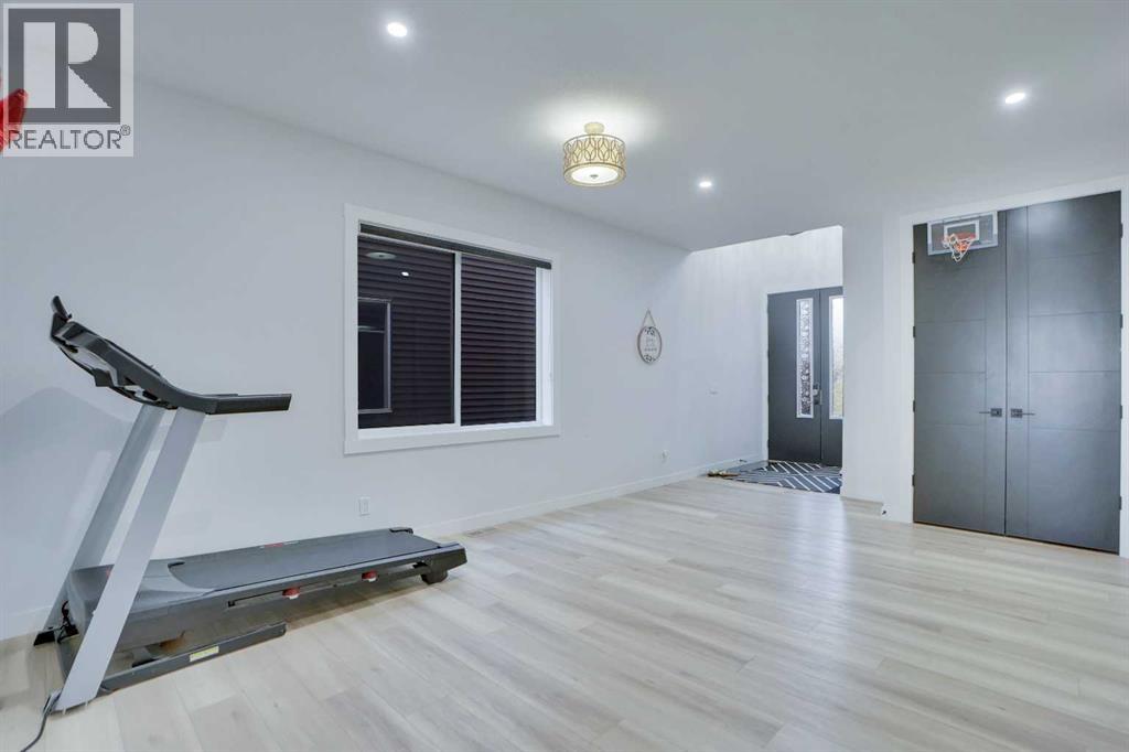 871 Corner Meadows Way NE