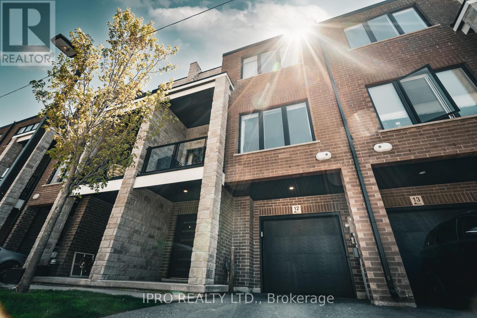 12 - 33 JARVIS STREET