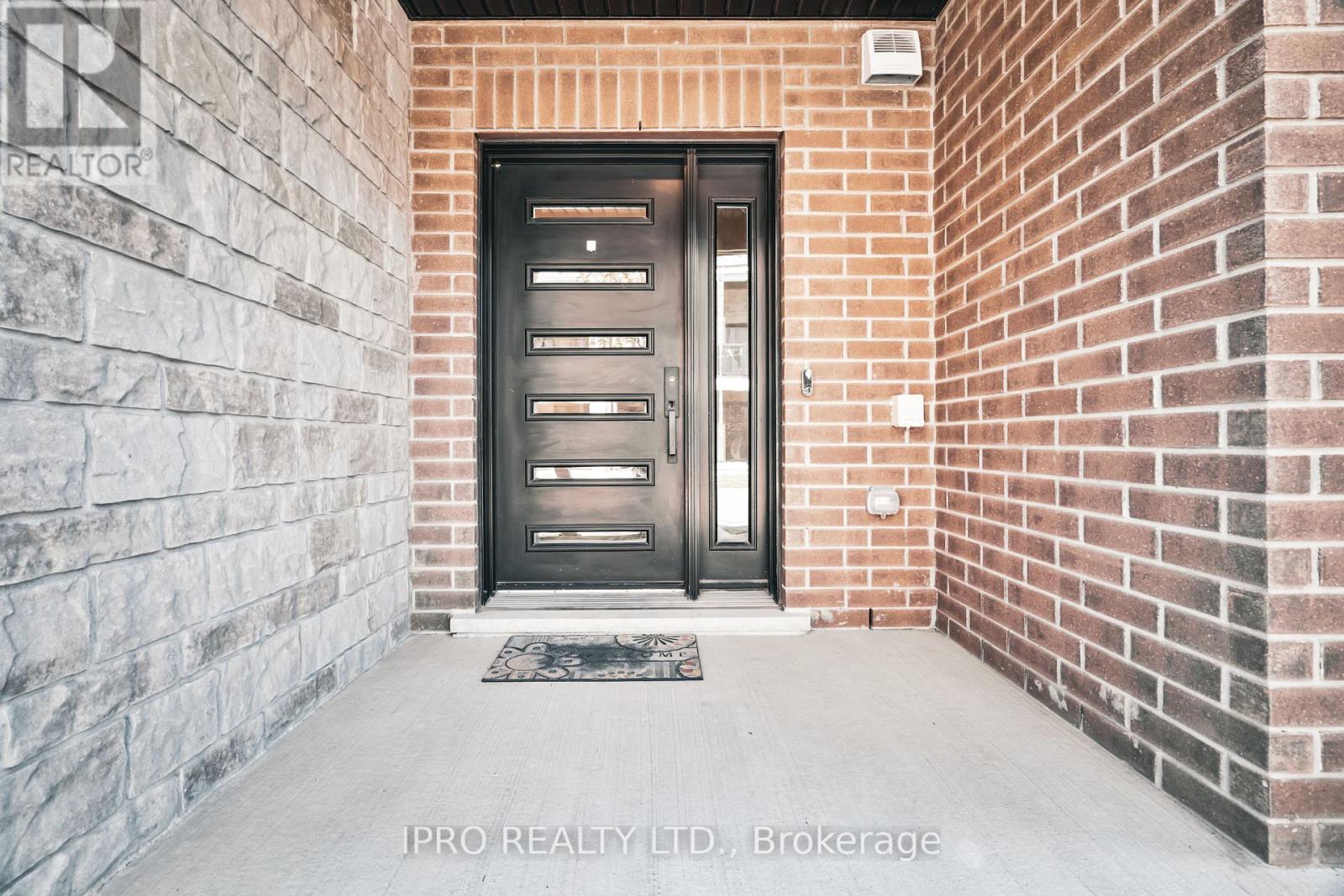12 - 33 JARVIS STREET