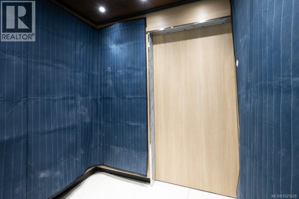 204 171 Jensen Ave W