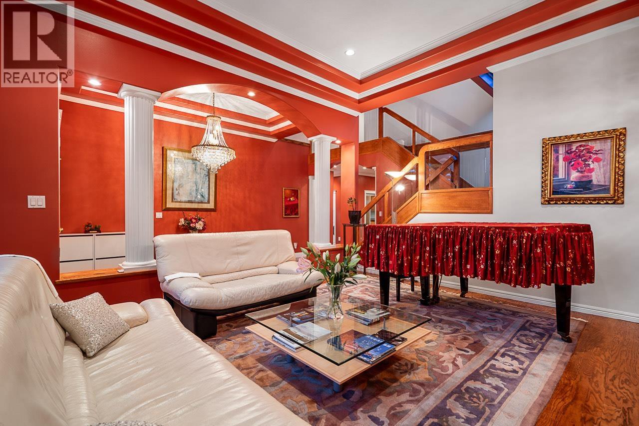 2768 SOUTHCREST DRIVE