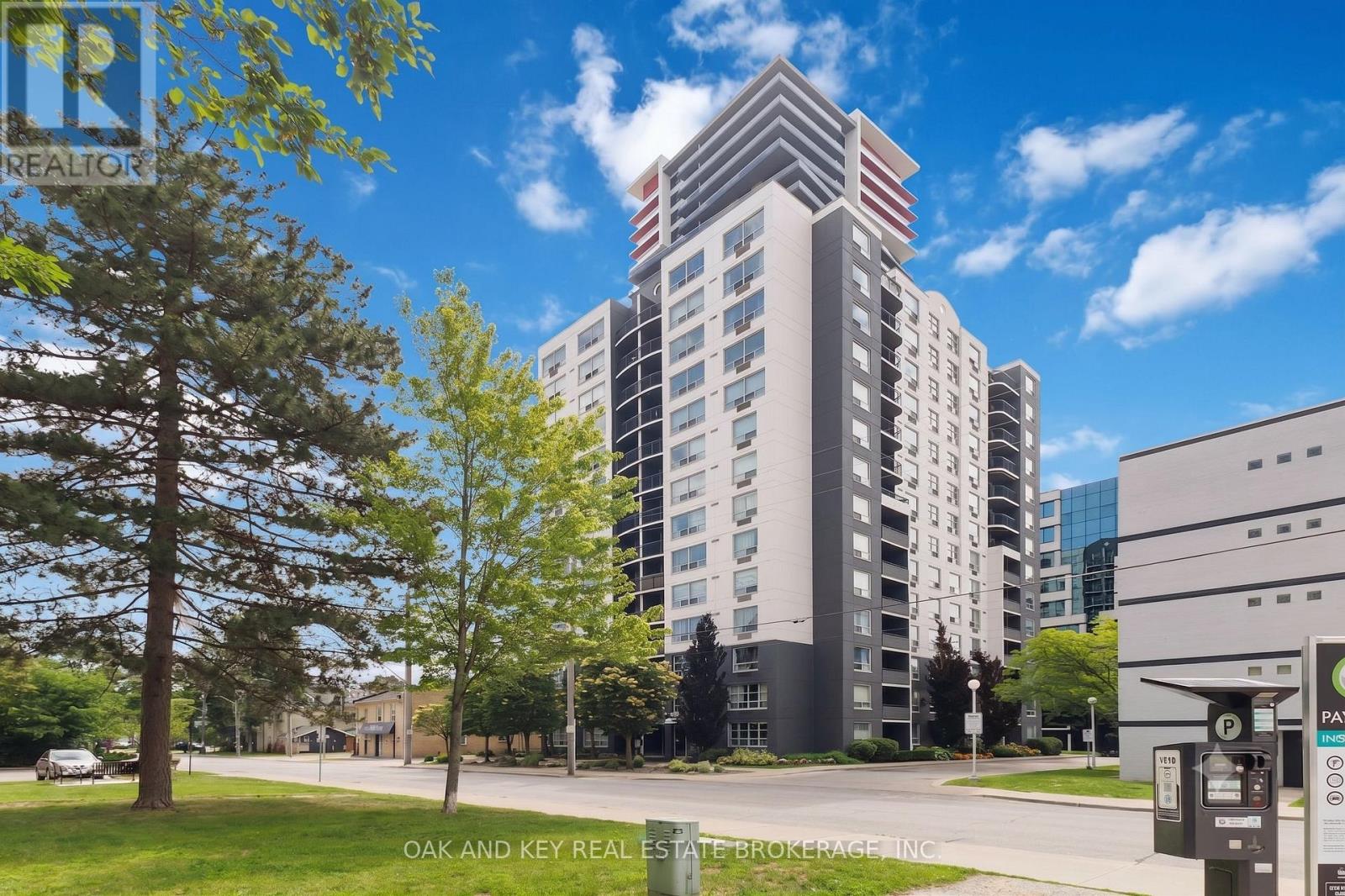 Photo 1 of 31 — 804 - 155 KENT STREET Unit 804, London East (East F), ON N6A5N7
