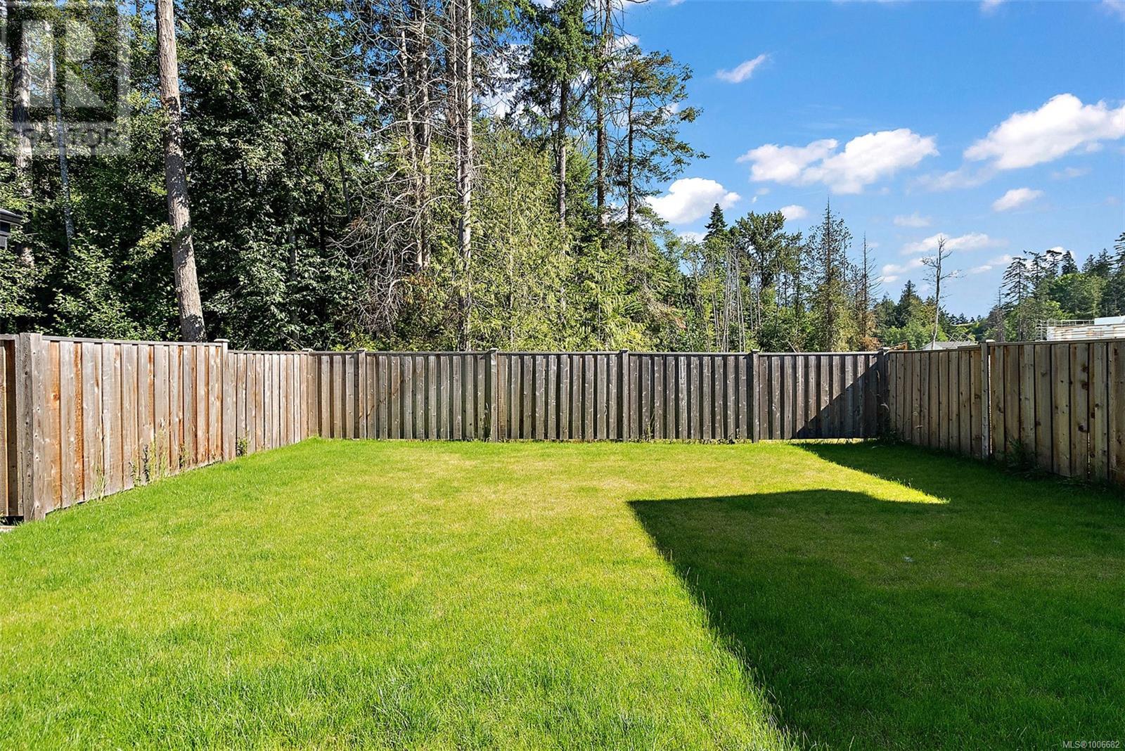 23 Saanich Ridge Dr
