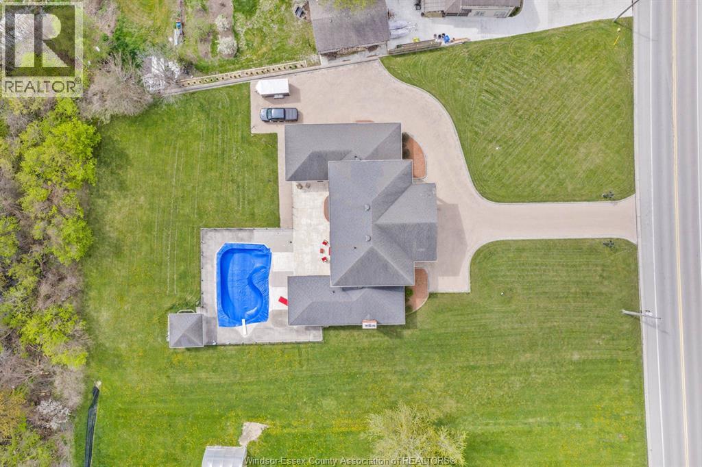 883 Front ROAD South