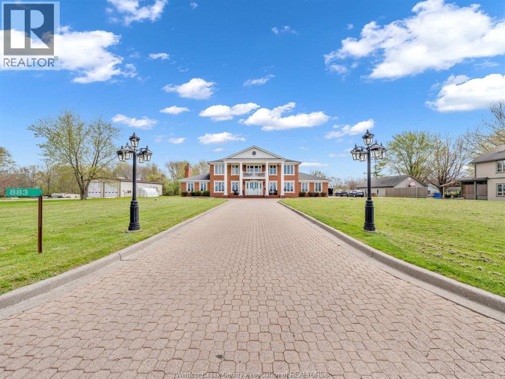 883 Front ROAD South