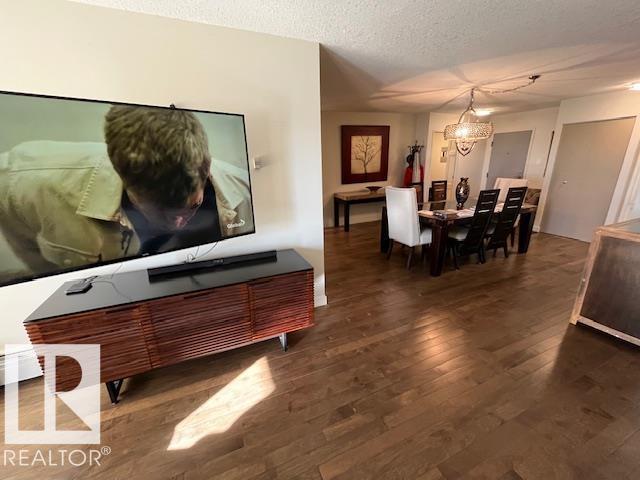 #2002 9923 103 ST NW