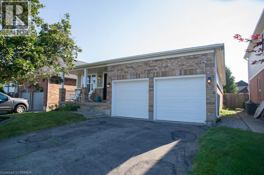 48 LOVELL Crescent