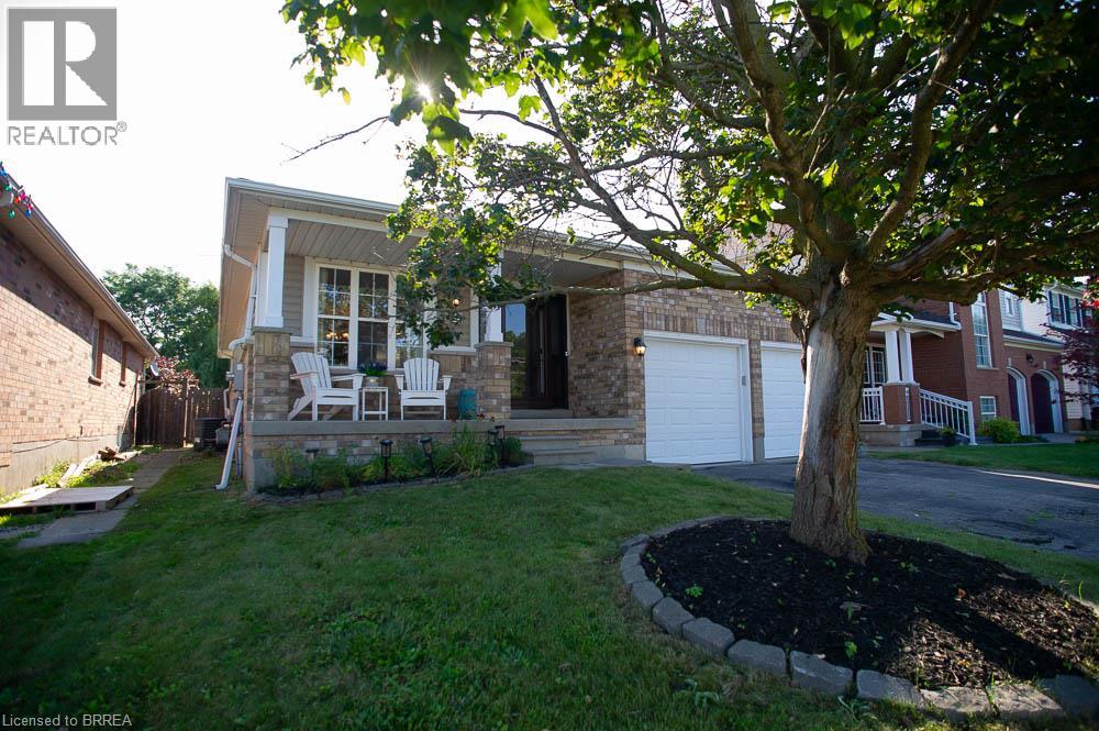 48 LOVELL Crescent