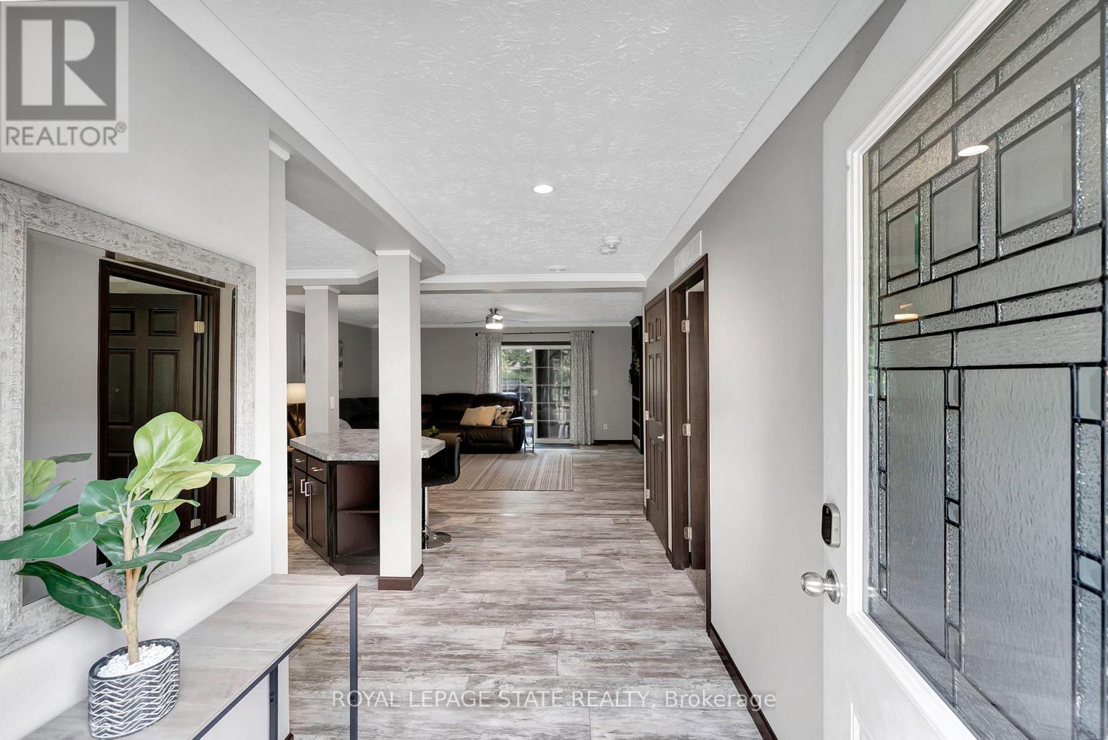 4881 MAPLEVIEW CRESCENT