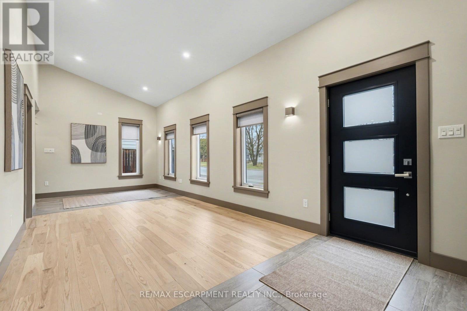 90 BECKWITH STREET E