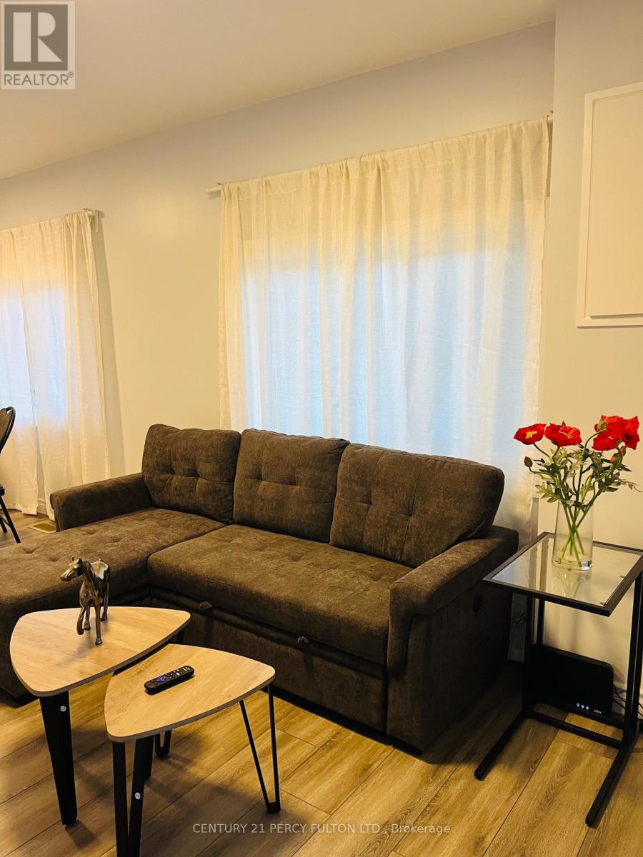 912 BEECHWOOD AVENUE