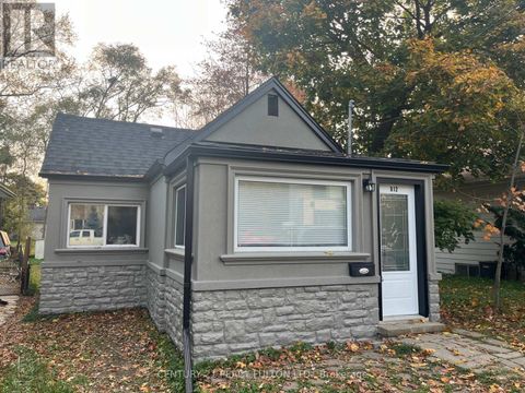 912 BEECHWOOD AVENUE Mississauga (Lakeview) ON L5G4E2