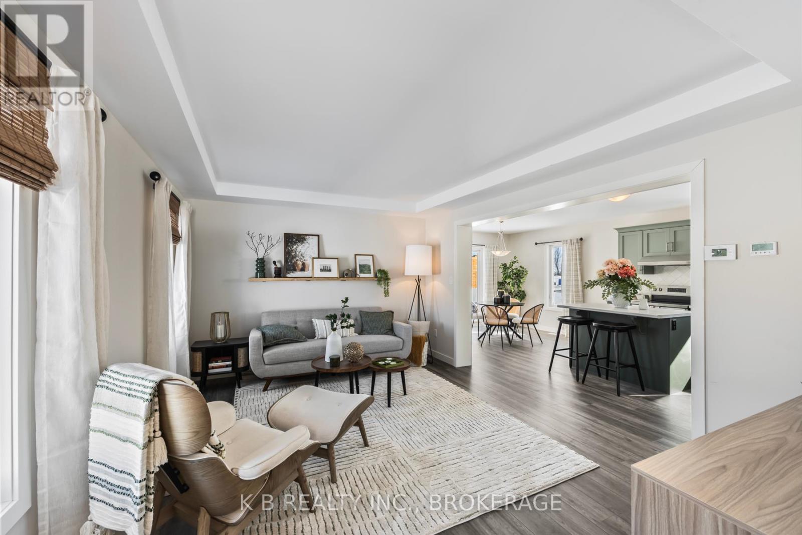 3 FOREST COURT
