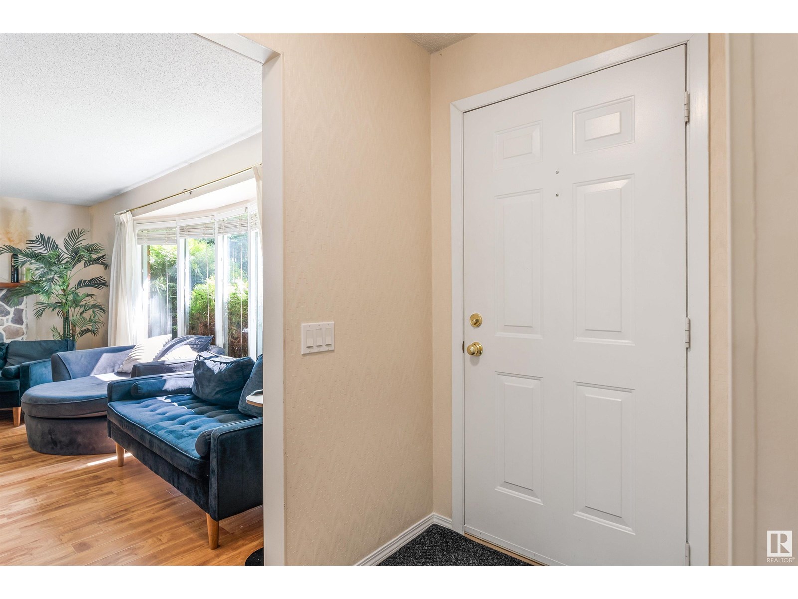 98 FOREST DR
