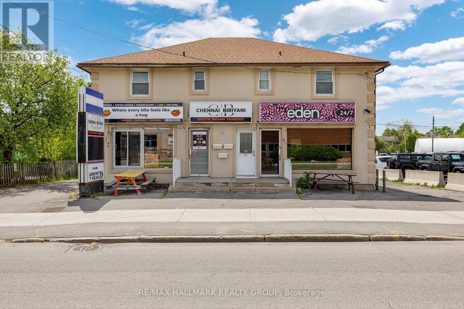 Photo 1 of 49 — 912 ST LAURENT BOULEVARD S, Ottawa, ON K1K3B3
