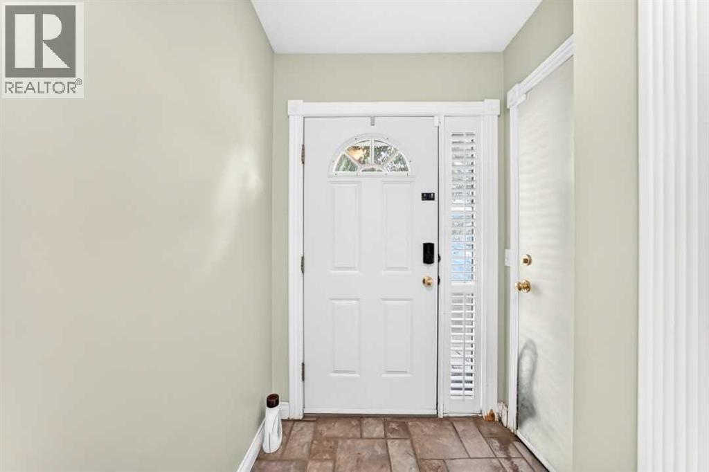 672 Killarney Glen Court SW