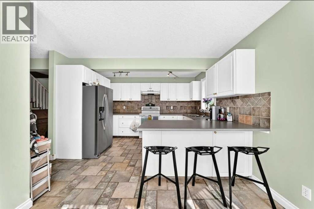 672 Killarney Glen Court SW