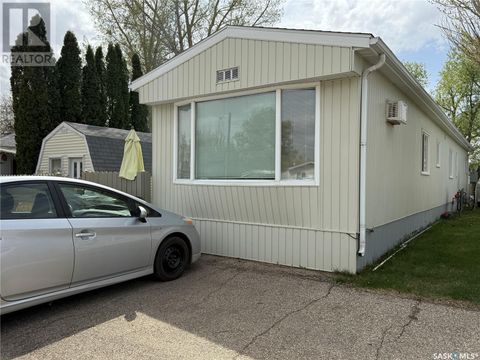 B4 1455 9th AVENUE NE Moose Jaw SK S6J1C6