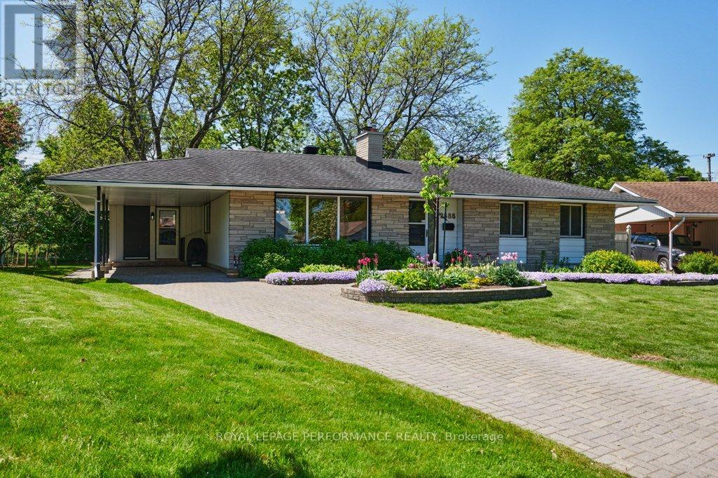 2686 ULSTER CRESCENT