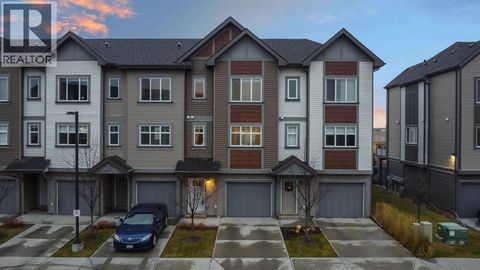 116 Copperstone Villas SE Calgary AB T3Z5E3