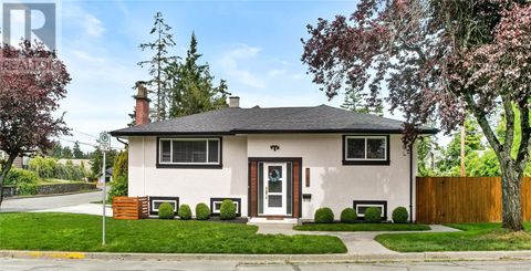 1392 Treebank Rd W Esquimalt BC V9A6Y8