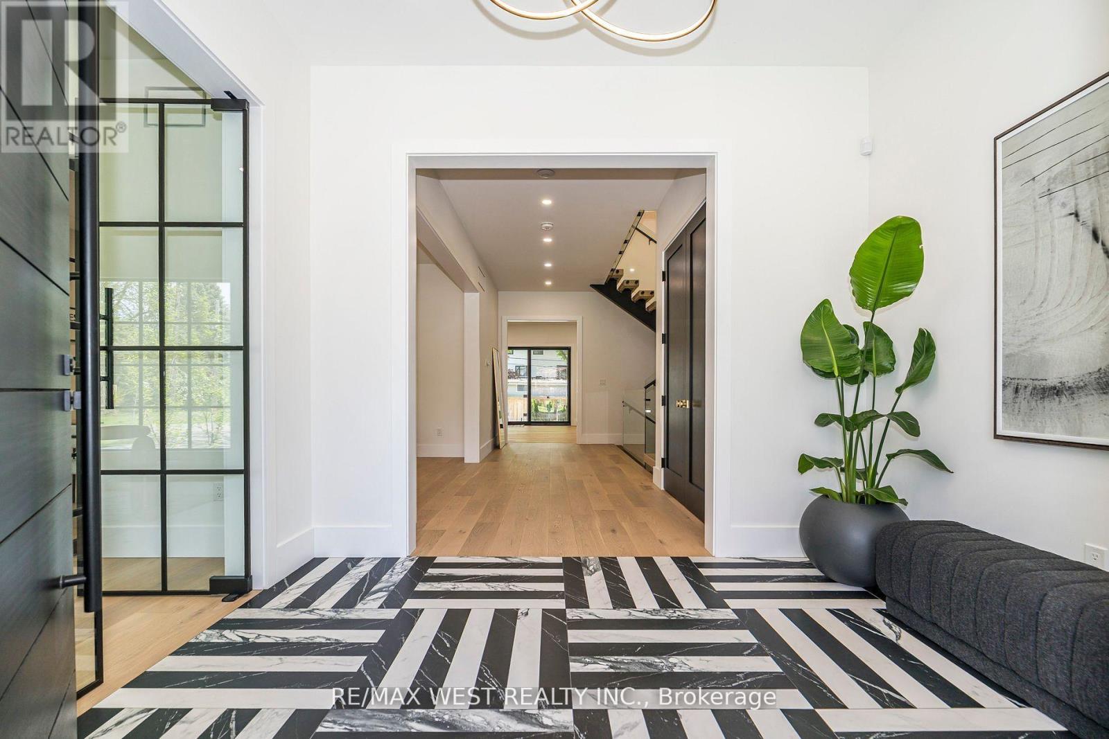 29 BROMLEY CRESCENT