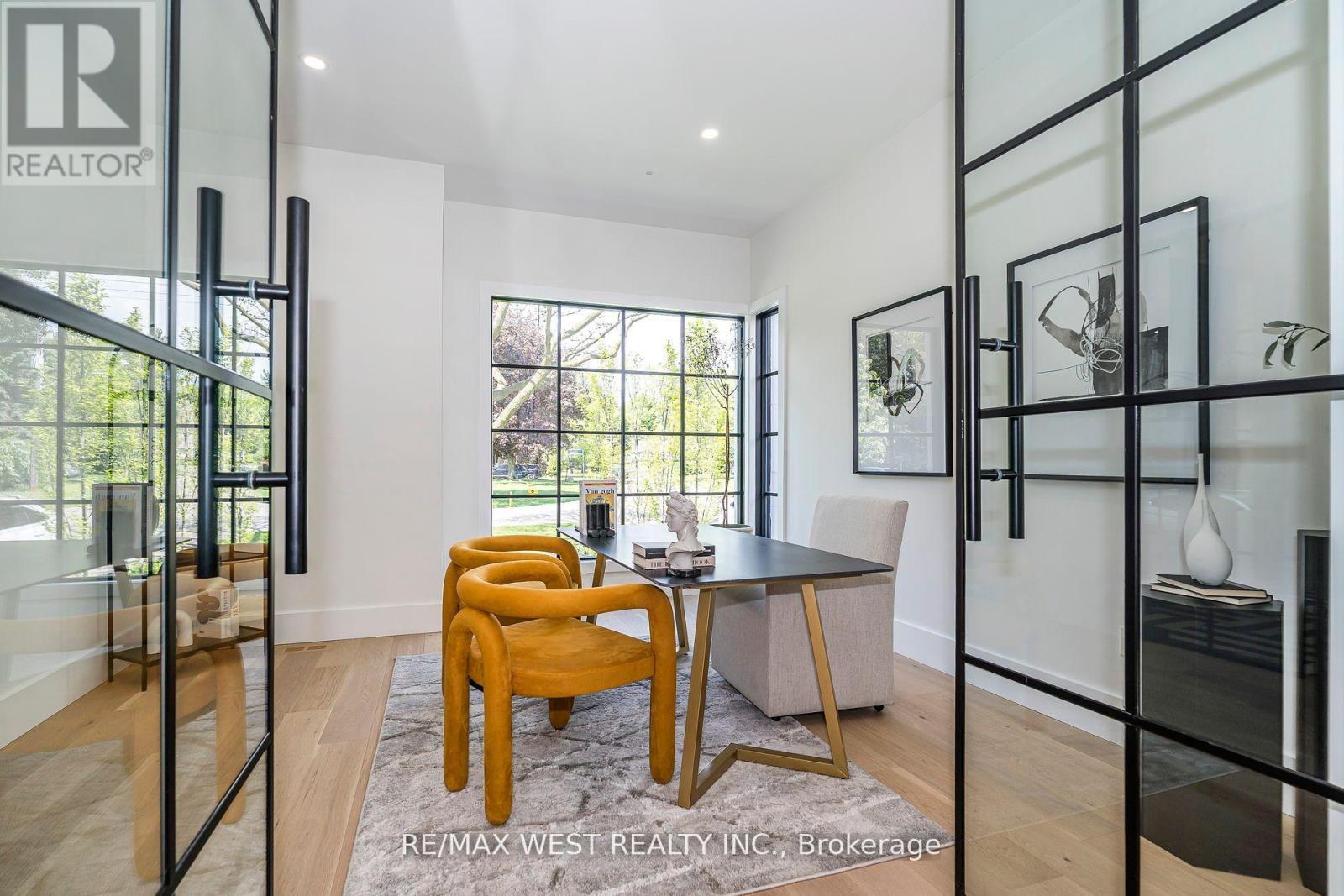 29 BROMLEY CRESCENT