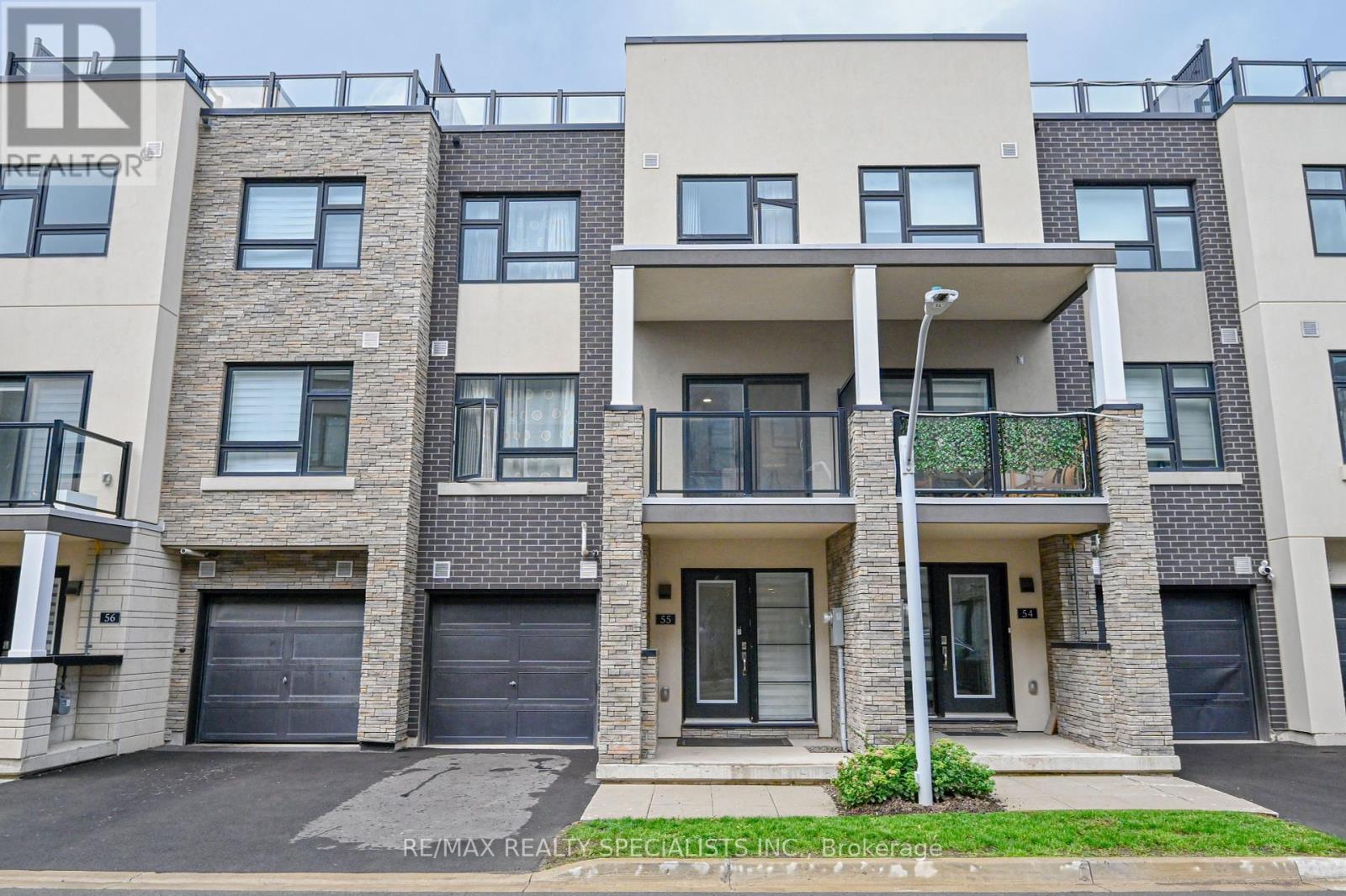 Photo 1 of 39 — 55 - 1121 COOKE BOULEVARD Unit 55, Burlington (LaSalle), ON L8T0C3