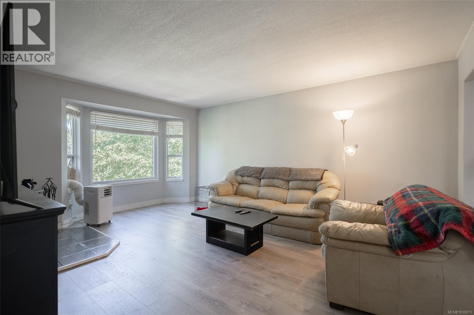 60 Porter Rd