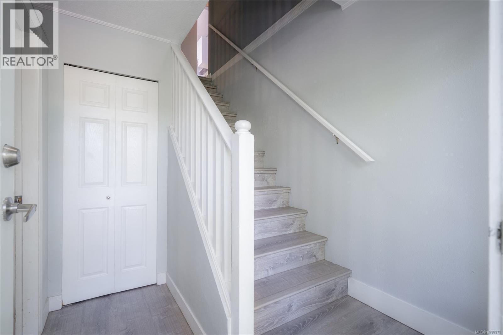 60 Porter Rd