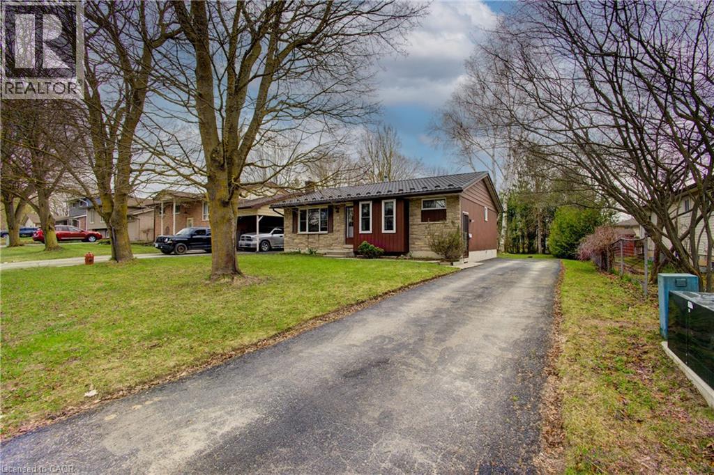 271 FOREST GLEN Crescent