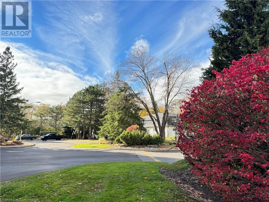 265 WESTCOURT Place Unit# 608