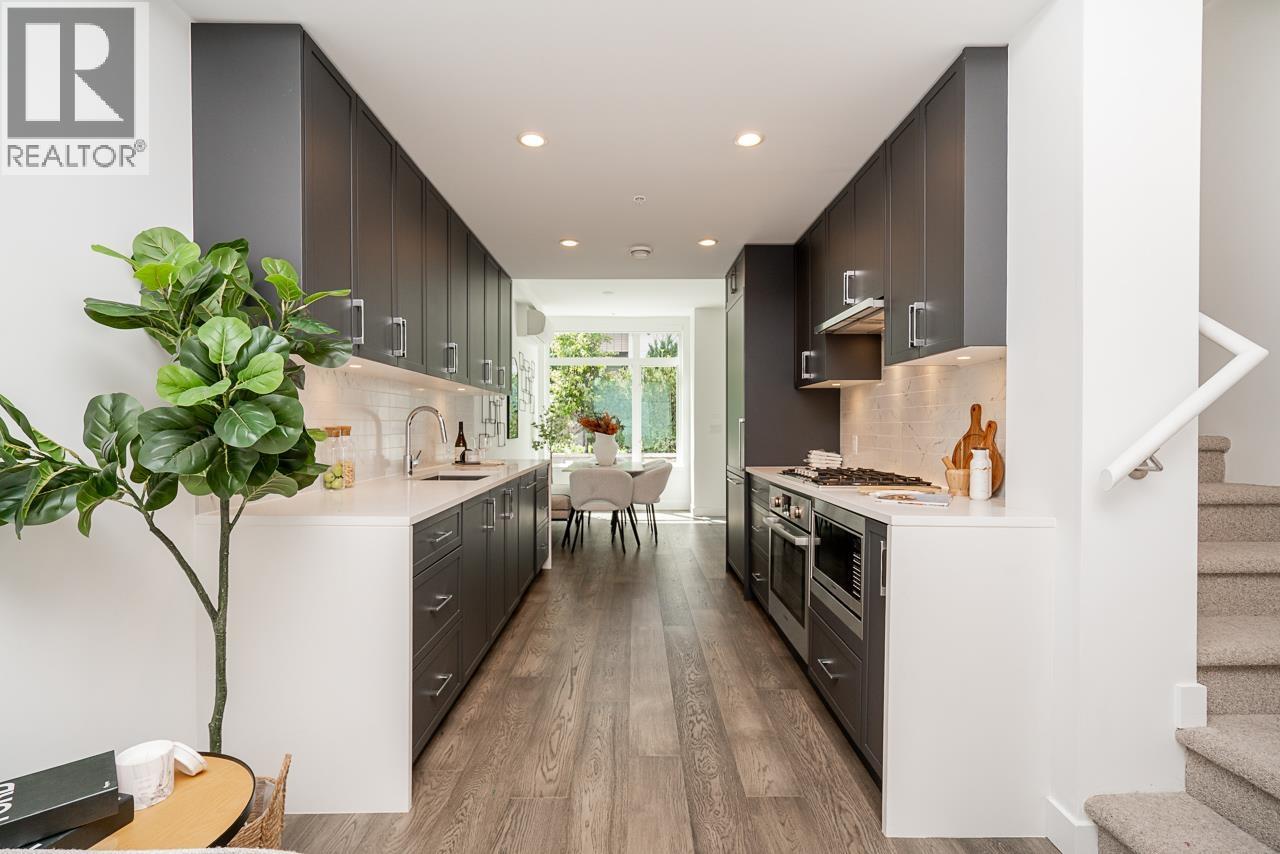 533 W 29TH AVENUE