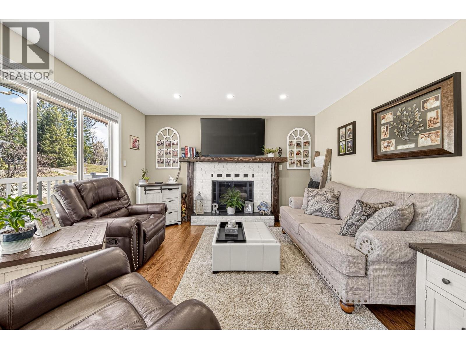 6 & 7 Clearwater Place