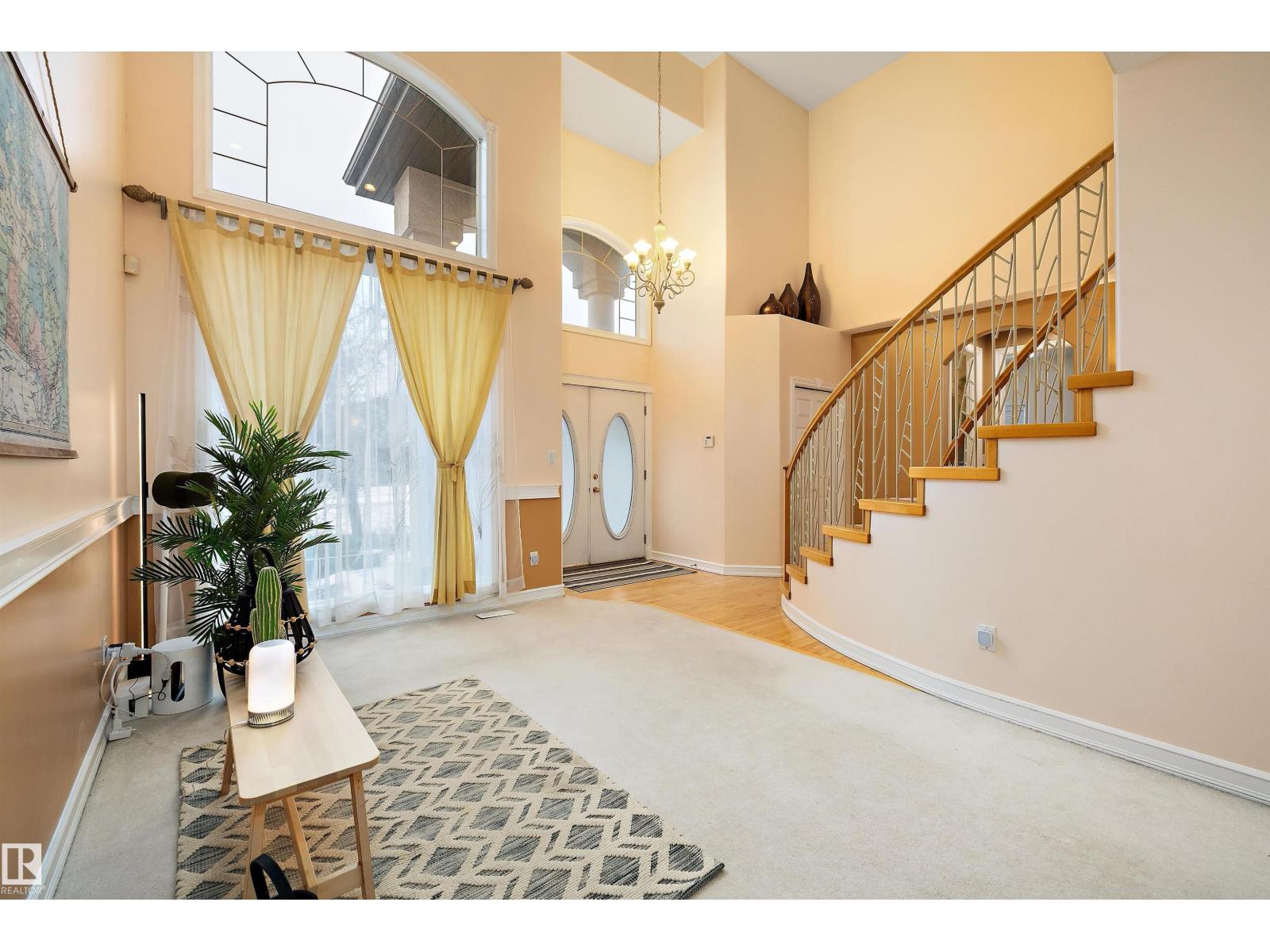 318 DARLINGTON CR NW