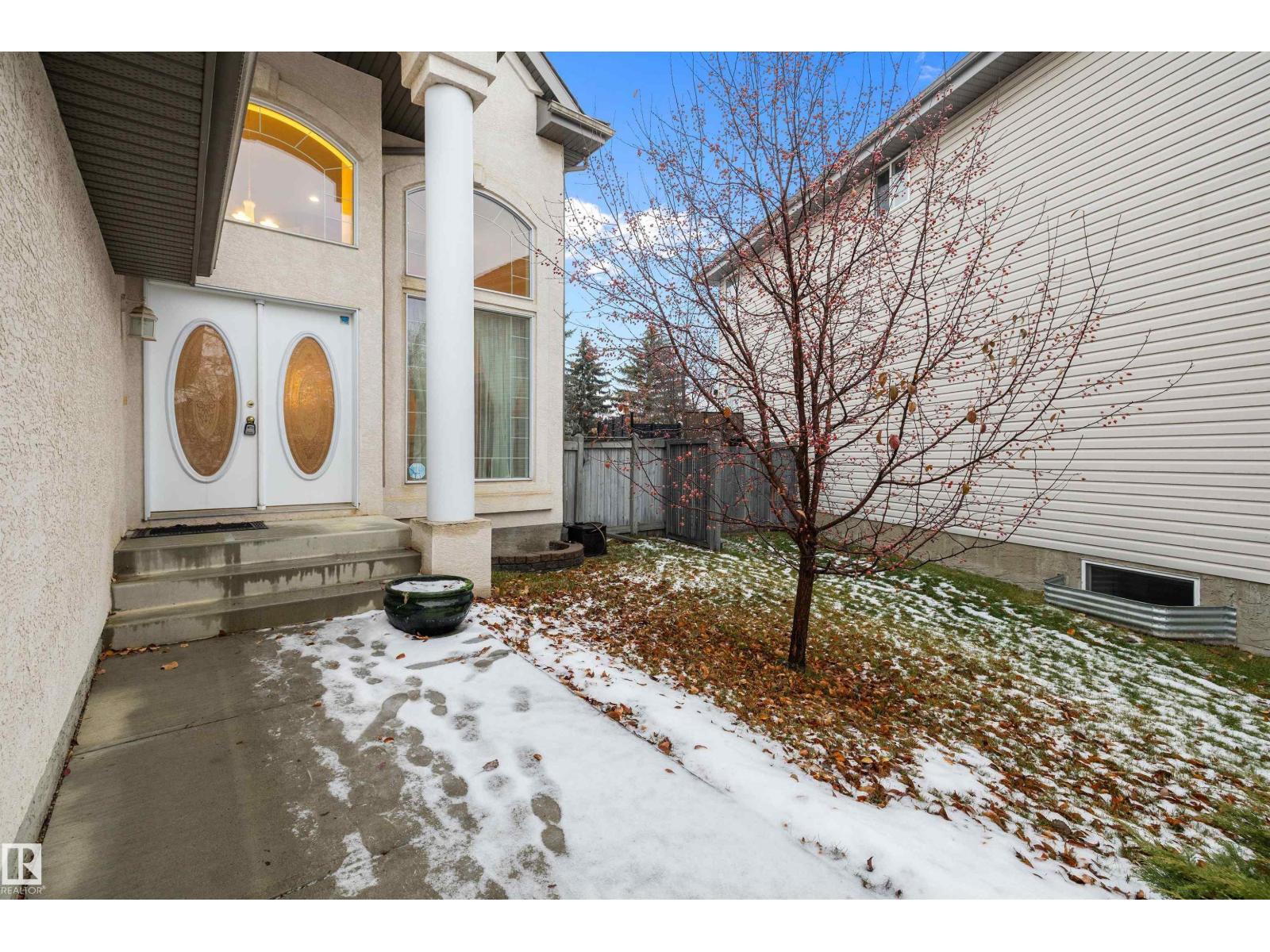 318 DARLINGTON CR NW