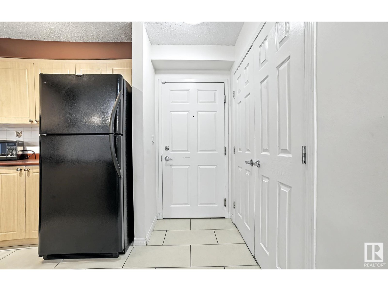 #111 622 MCALLISTER LO SW