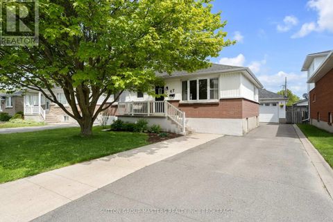 47 OAK STREET Kingston (East of Sir John A. Blvd) ON K7K2N1