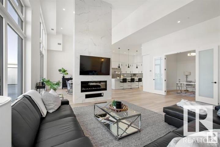 #1030 200 BELLEROSE DR