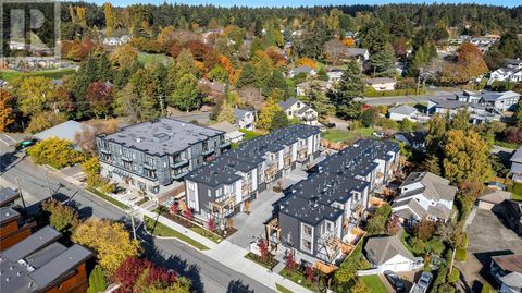 13 2590 Penrhyn St Saanich BC V8N1G3