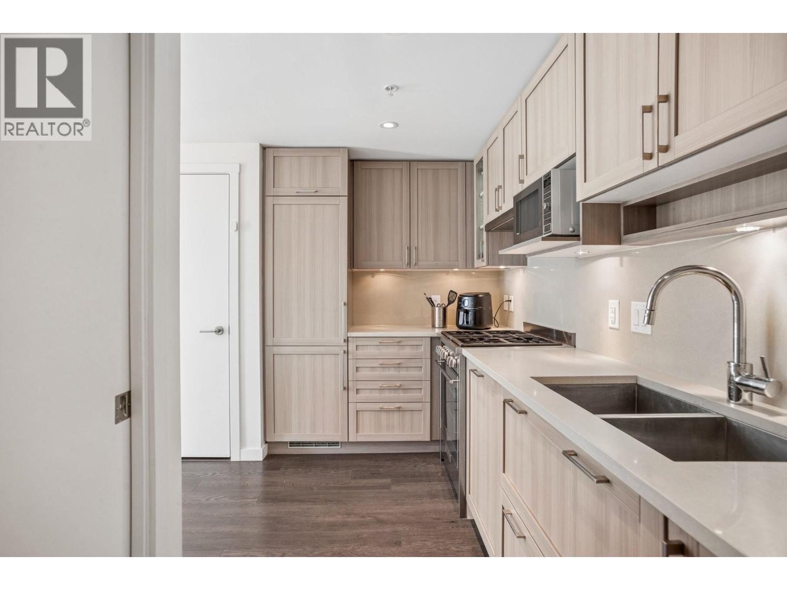 317 5665 BOUNDARY ROAD