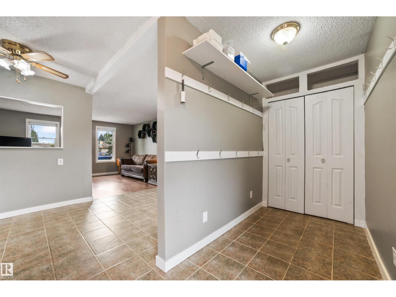 3528 13 AV NW