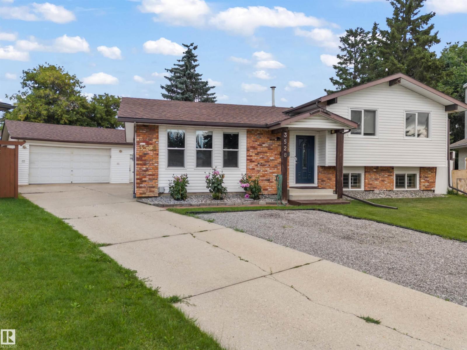 3528 13 AV NW
