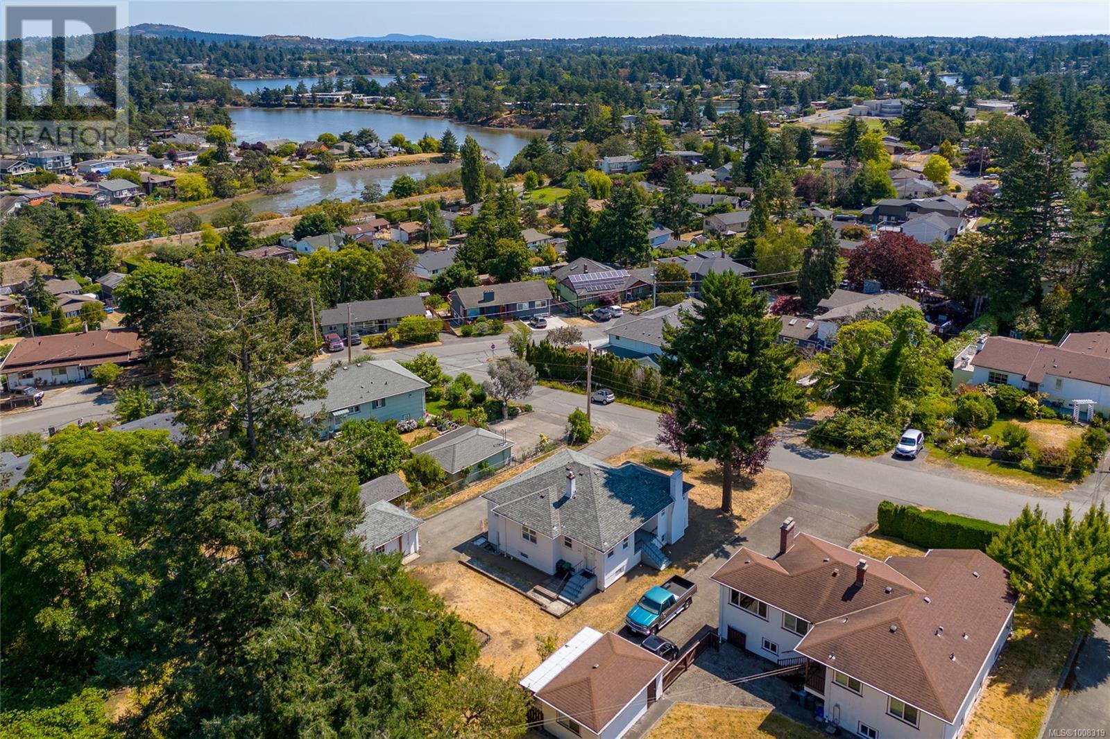 210 Suzanne Pl