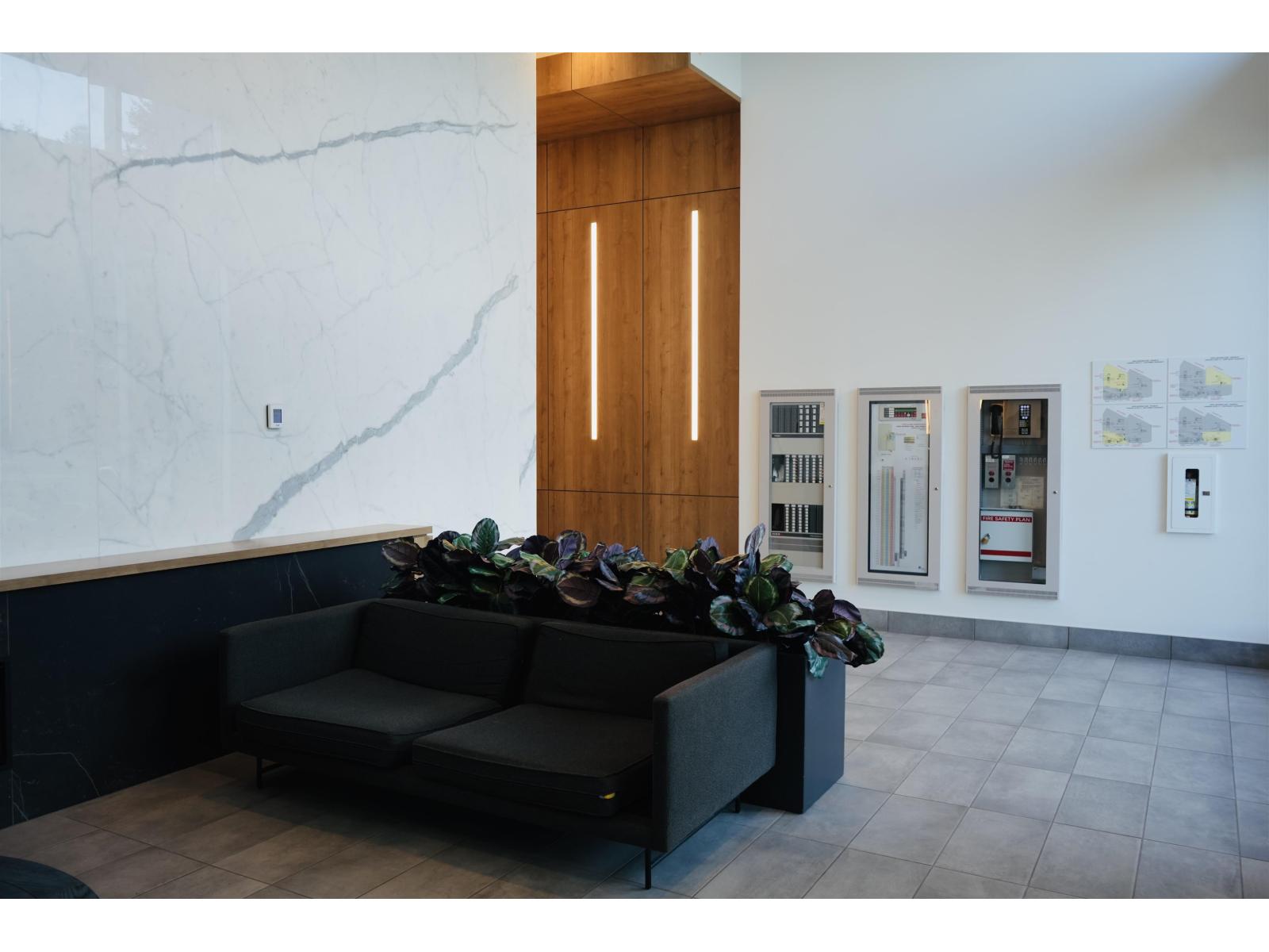 2710 13655 FRASER HIGHWAY