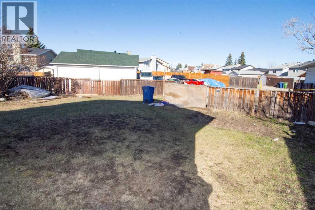 27 Taraglen Court NE