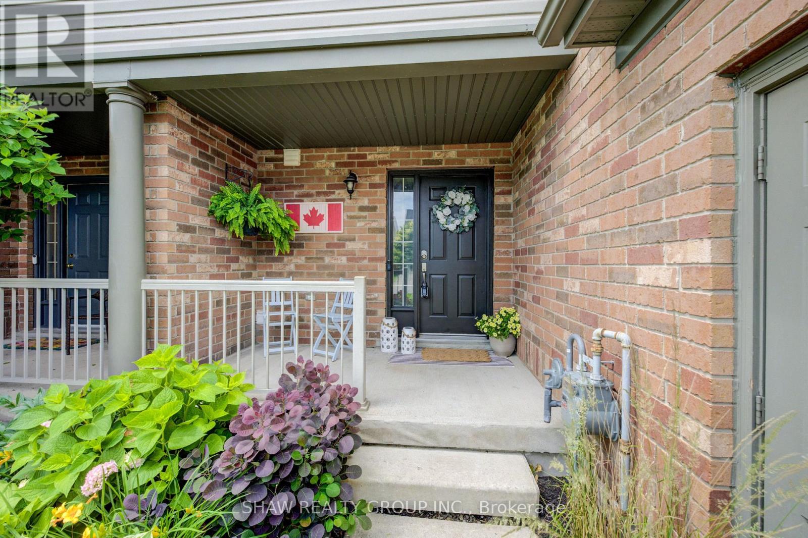 105 NORTHCLIFFE CRESCENT