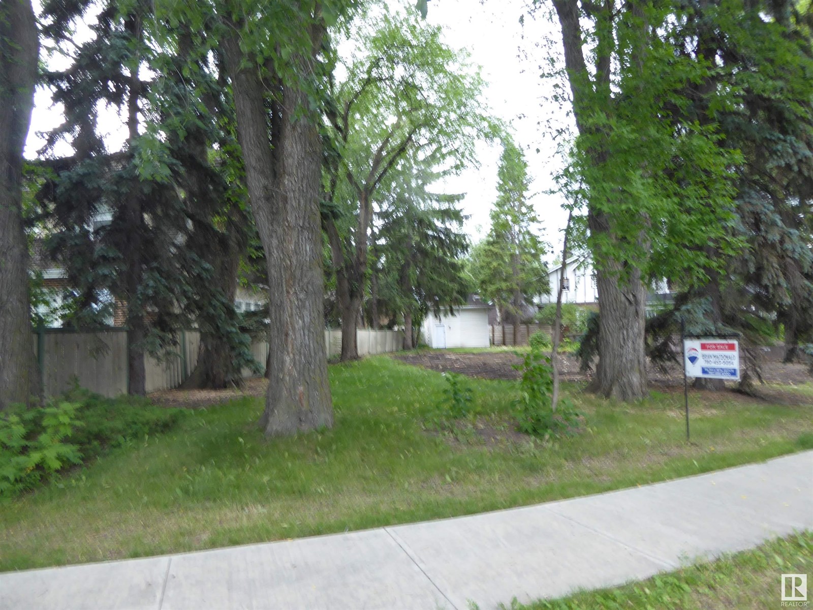 10220 CONNAUGHT DR NW