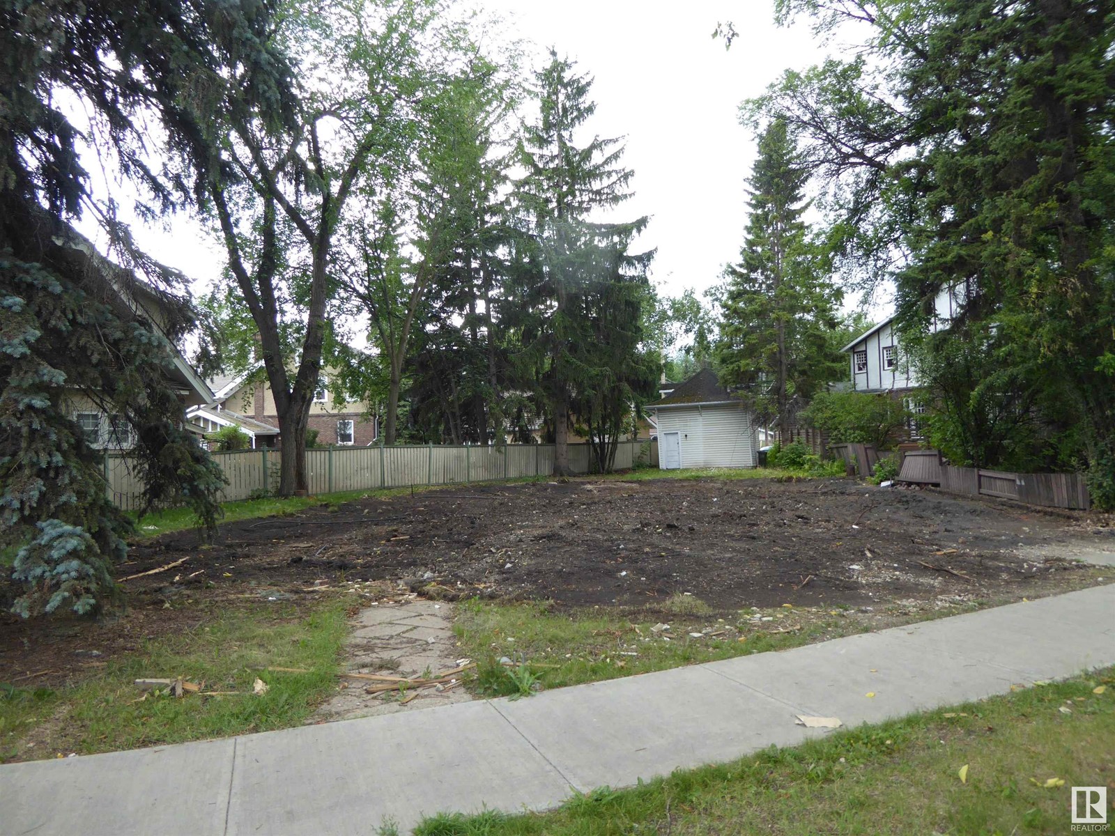 10220 CONNAUGHT DR NW