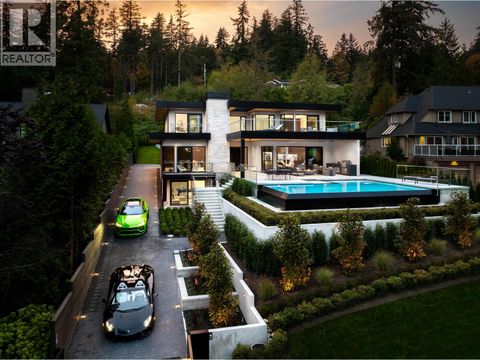 449 HILLCREST STREET West Vancouver BC V7V2L8